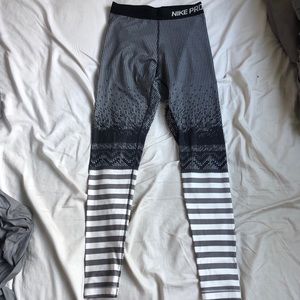 NIKE PRO LEGGINGS